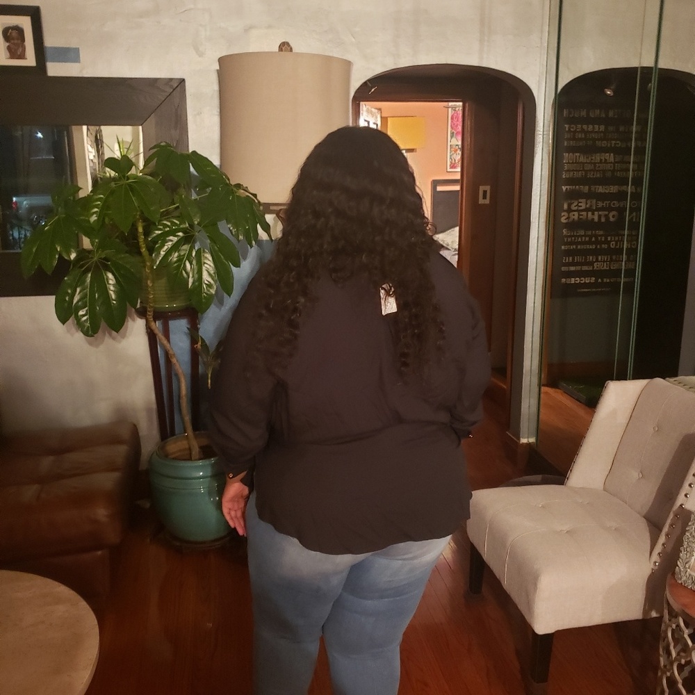 Plus size top - Picture 2 of 3